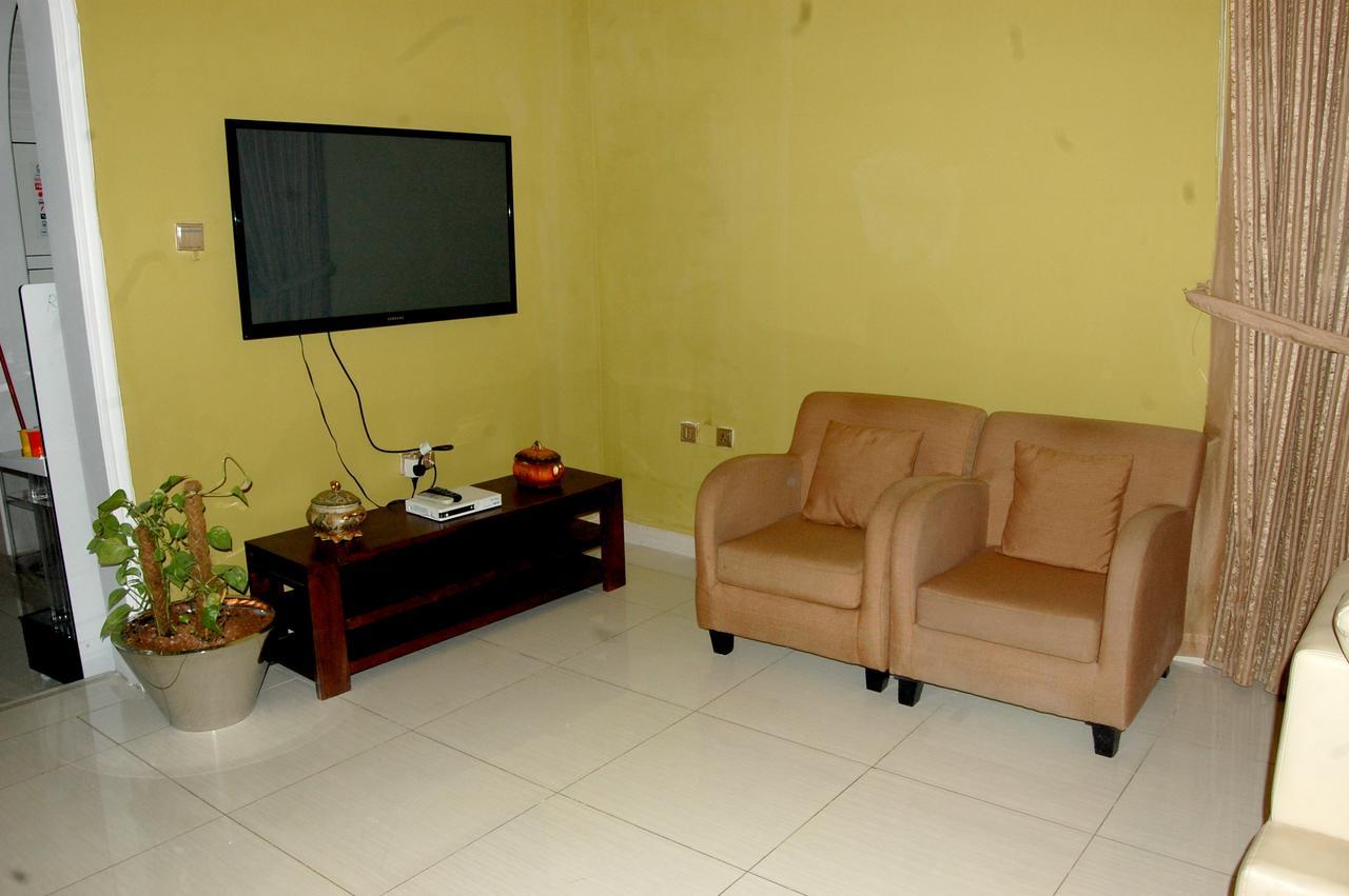 الشارقة Al Amwaj Hotel المظهر الخارجي الصورة