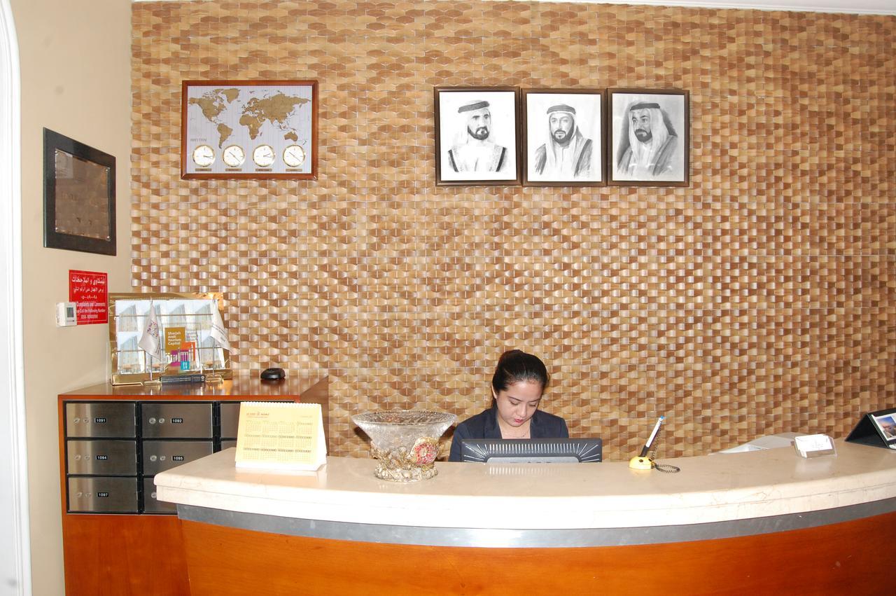 الشارقة Al Amwaj Hotel المظهر الخارجي الصورة