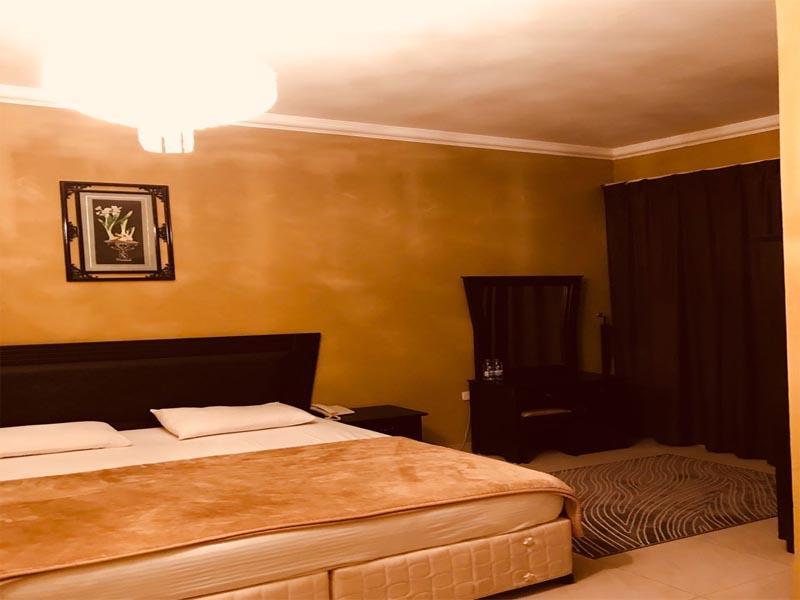 الشارقة Al Amwaj Hotel المظهر الخارجي الصورة