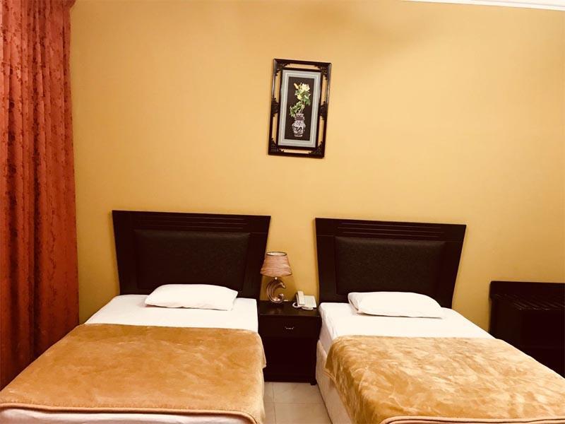 الشارقة Al Amwaj Hotel المظهر الخارجي الصورة